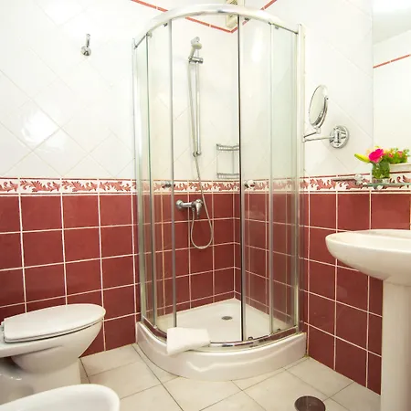 Ona El Marques Aparthotel 4*