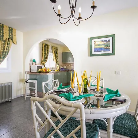 アパートホテル オナ エル マルケス